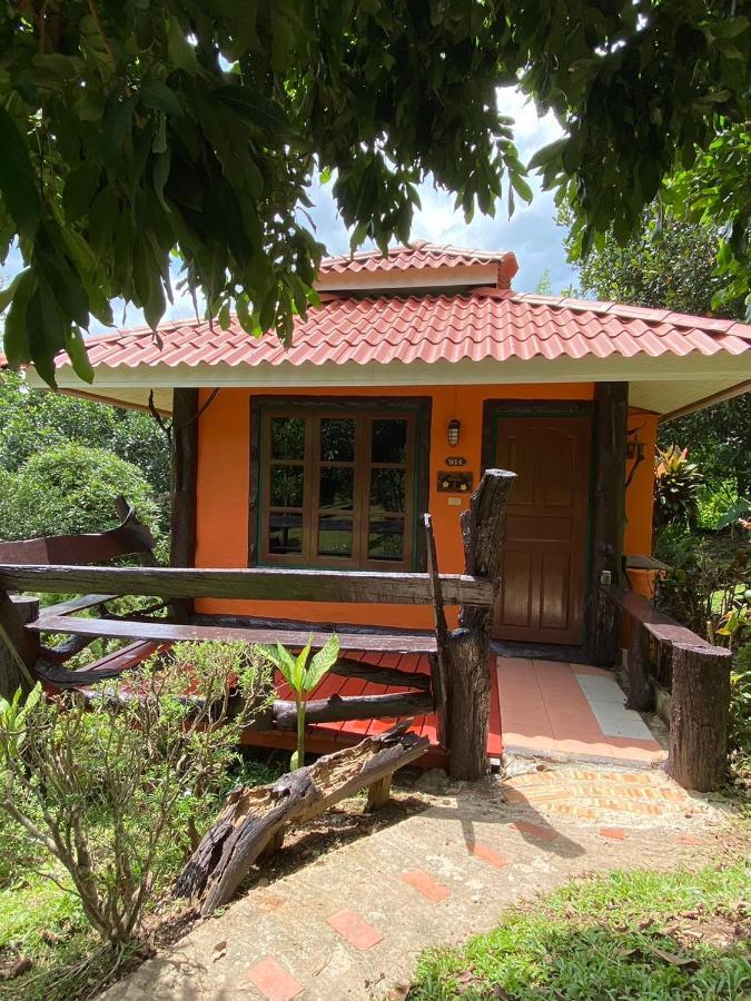 Hotel Baanphuthadol à Mae Hong Son Extérieur photo