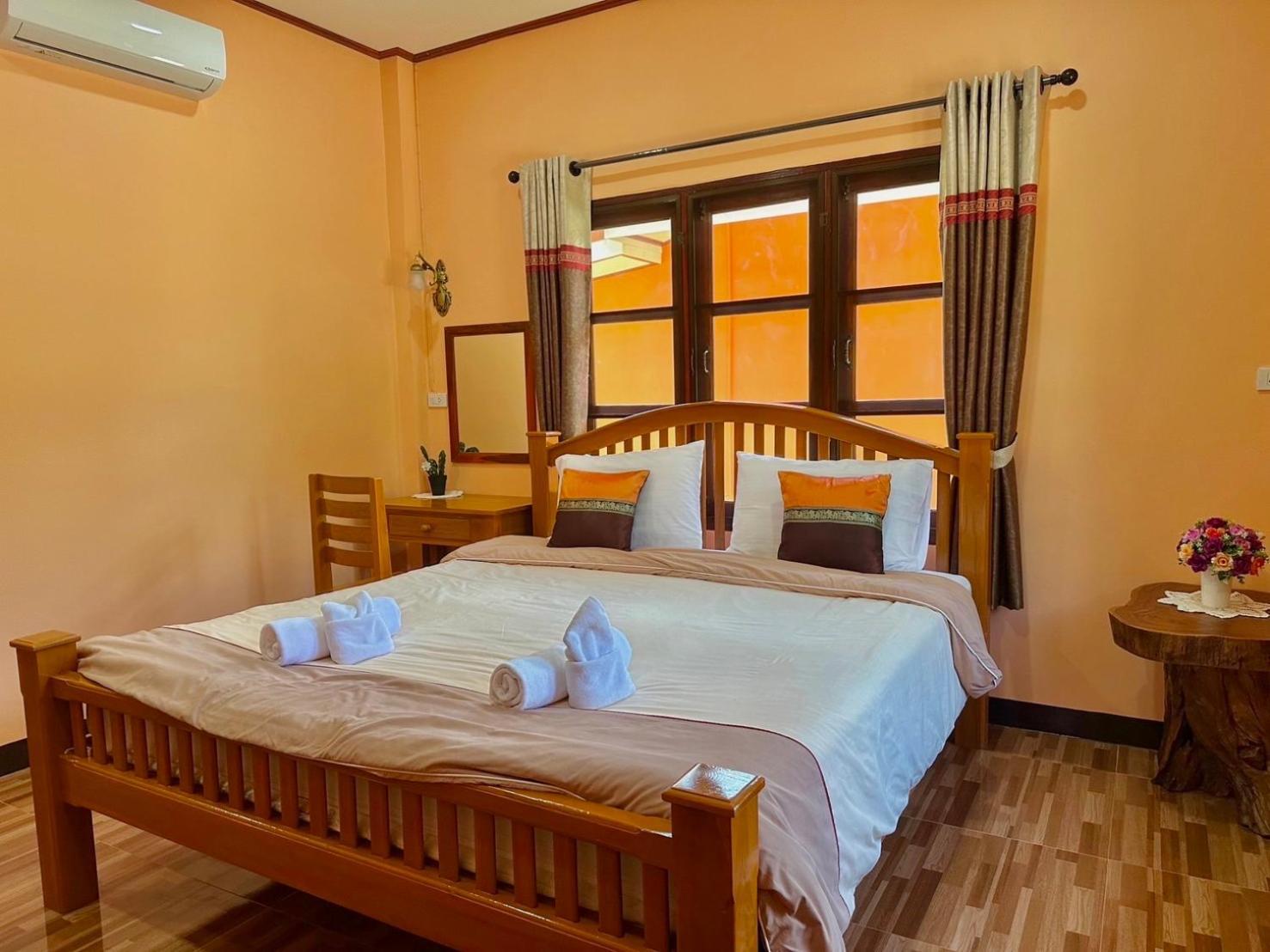 Hotel Baanphuthadol à Mae Hong Son Extérieur photo