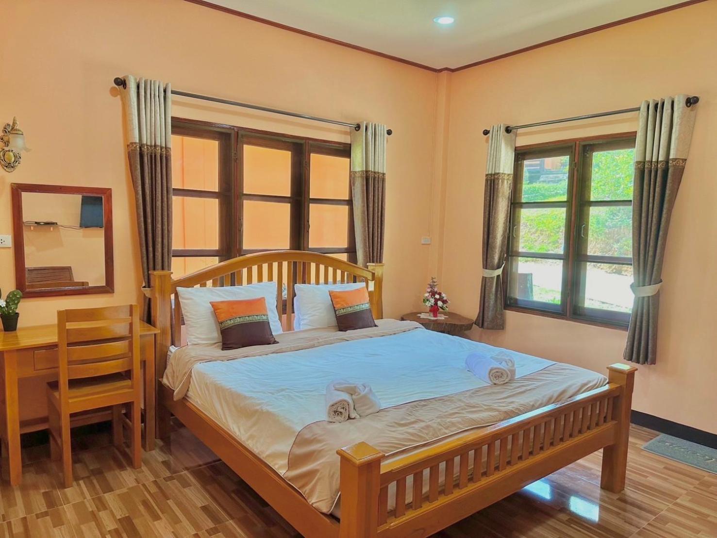 Hotel Baanphuthadol à Mae Hong Son Extérieur photo
