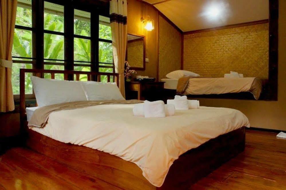 Hotel Baanphuthadol à Mae Hong Son Extérieur photo