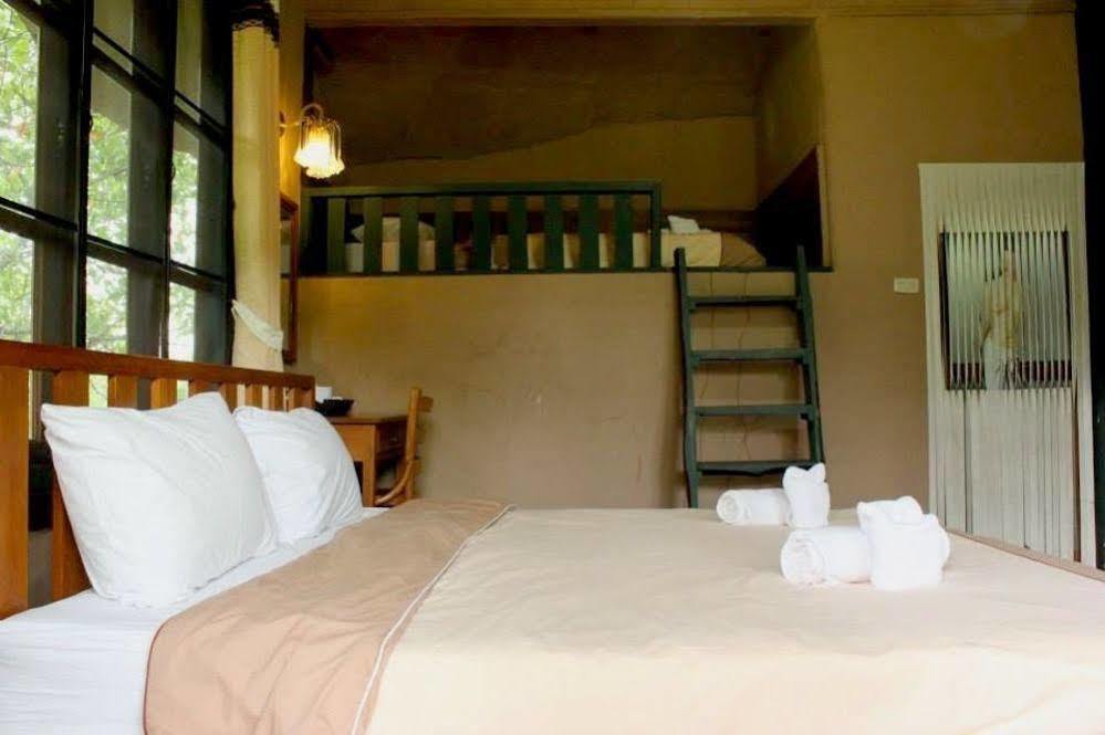 Hotel Baanphuthadol à Mae Hong Son Extérieur photo