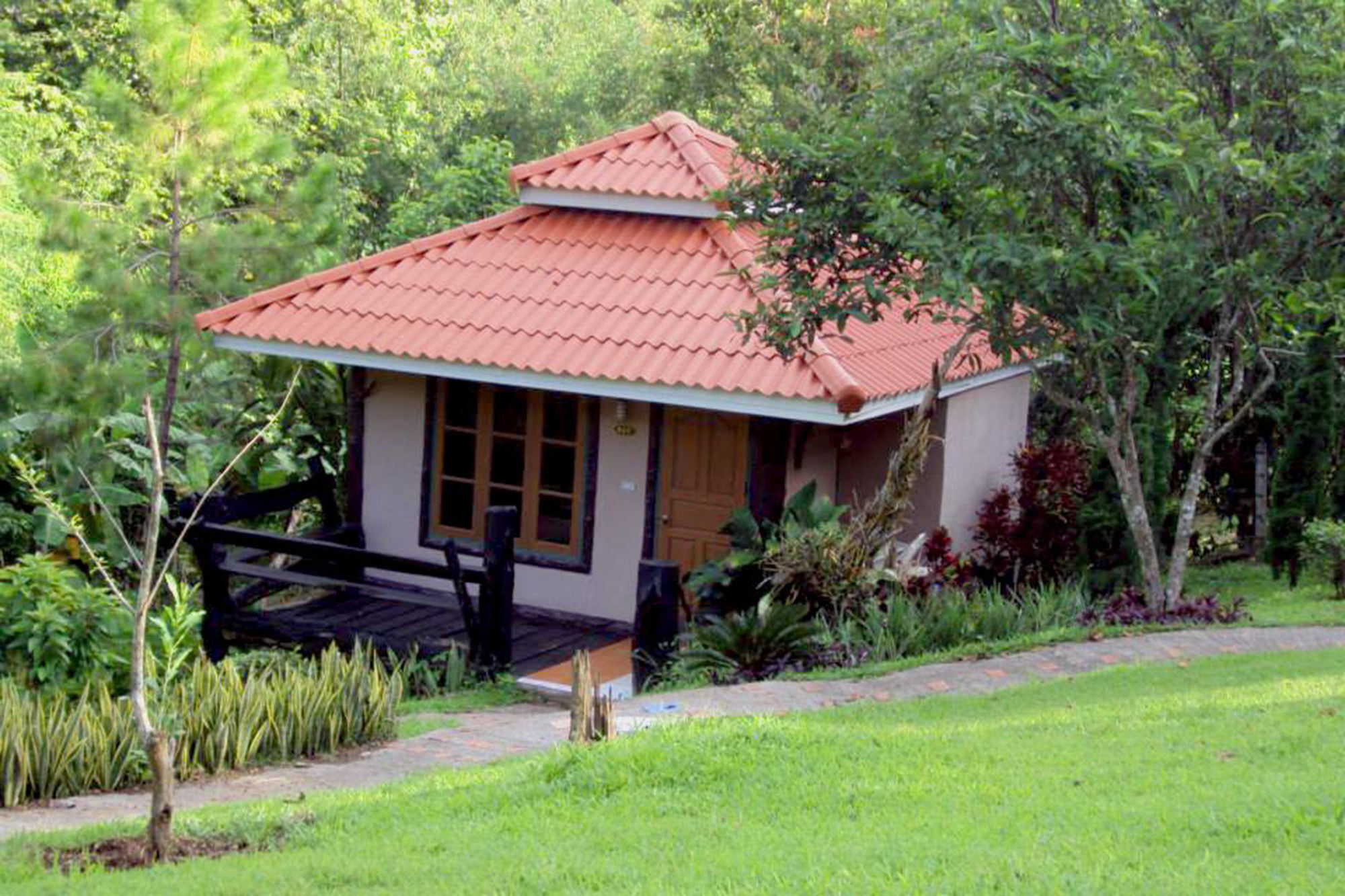 Hotel Baanphuthadol à Mae Hong Son Extérieur photo