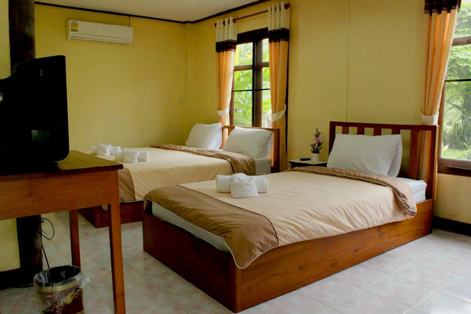 Hotel Baanphuthadol à Mae Hong Son Extérieur photo