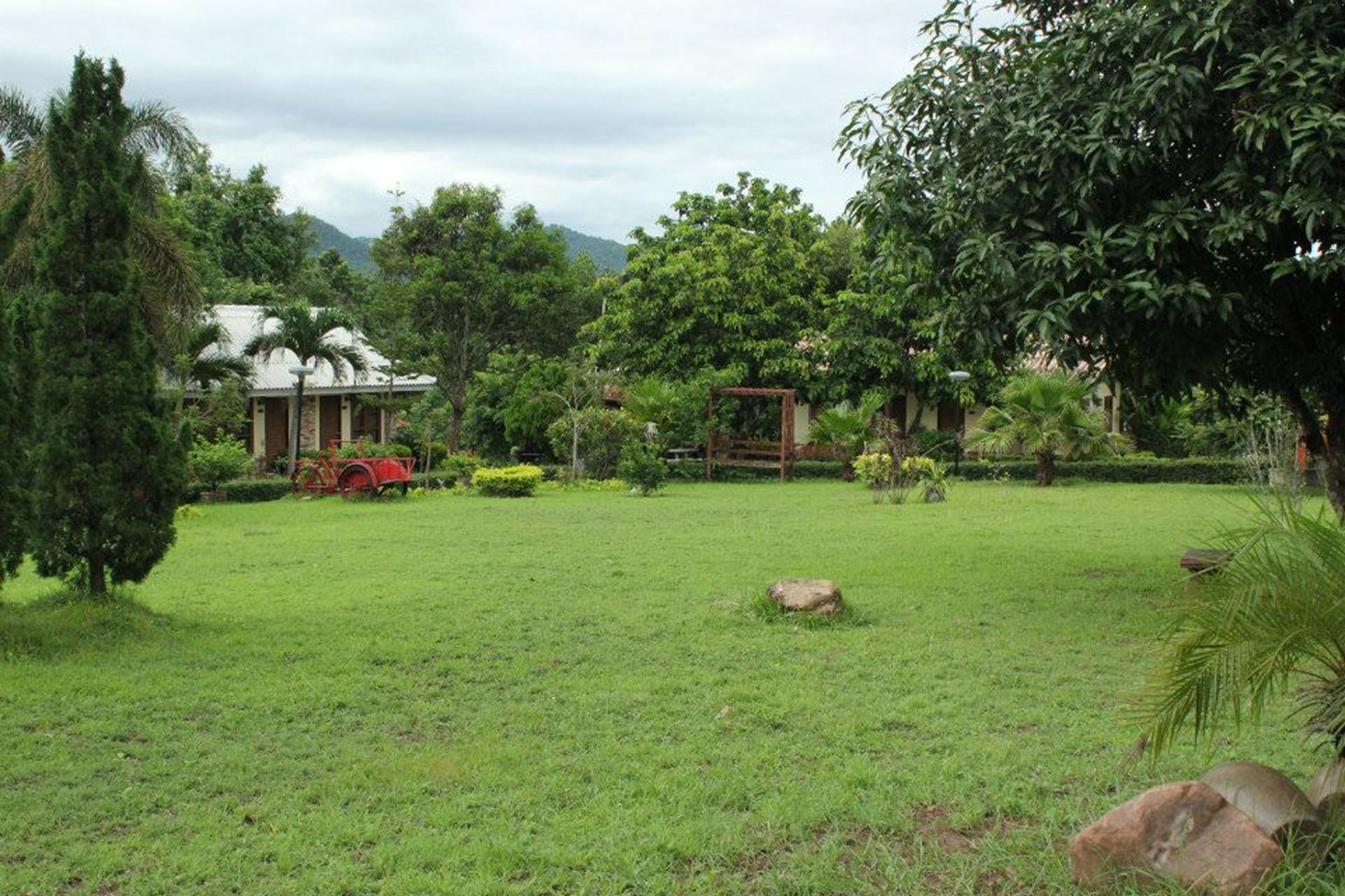 Hotel Baanphuthadol à Mae Hong Son Extérieur photo