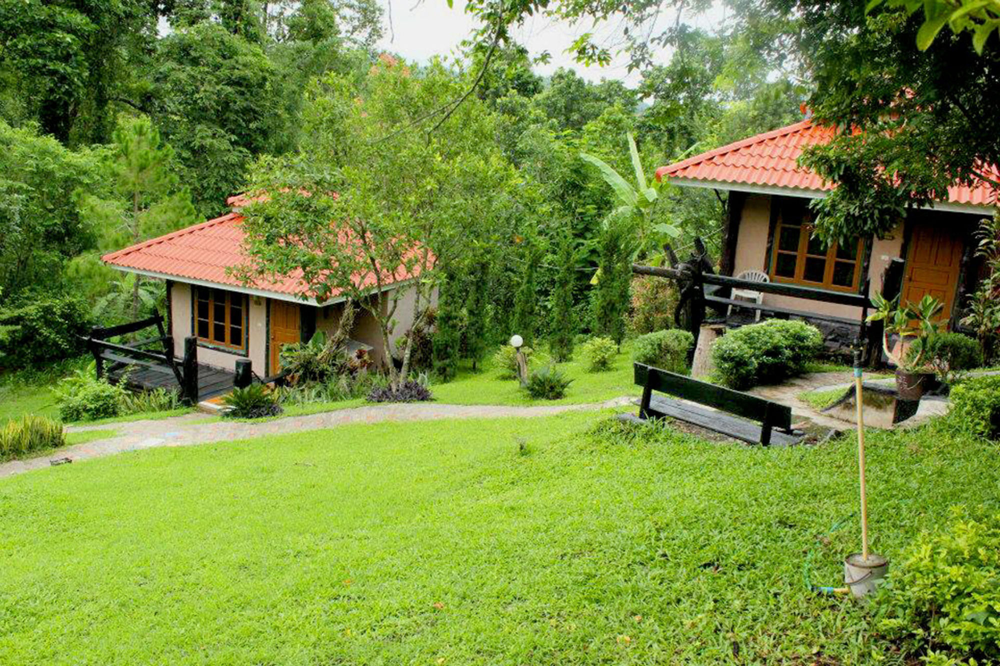 Hotel Baanphuthadol à Mae Hong Son Extérieur photo