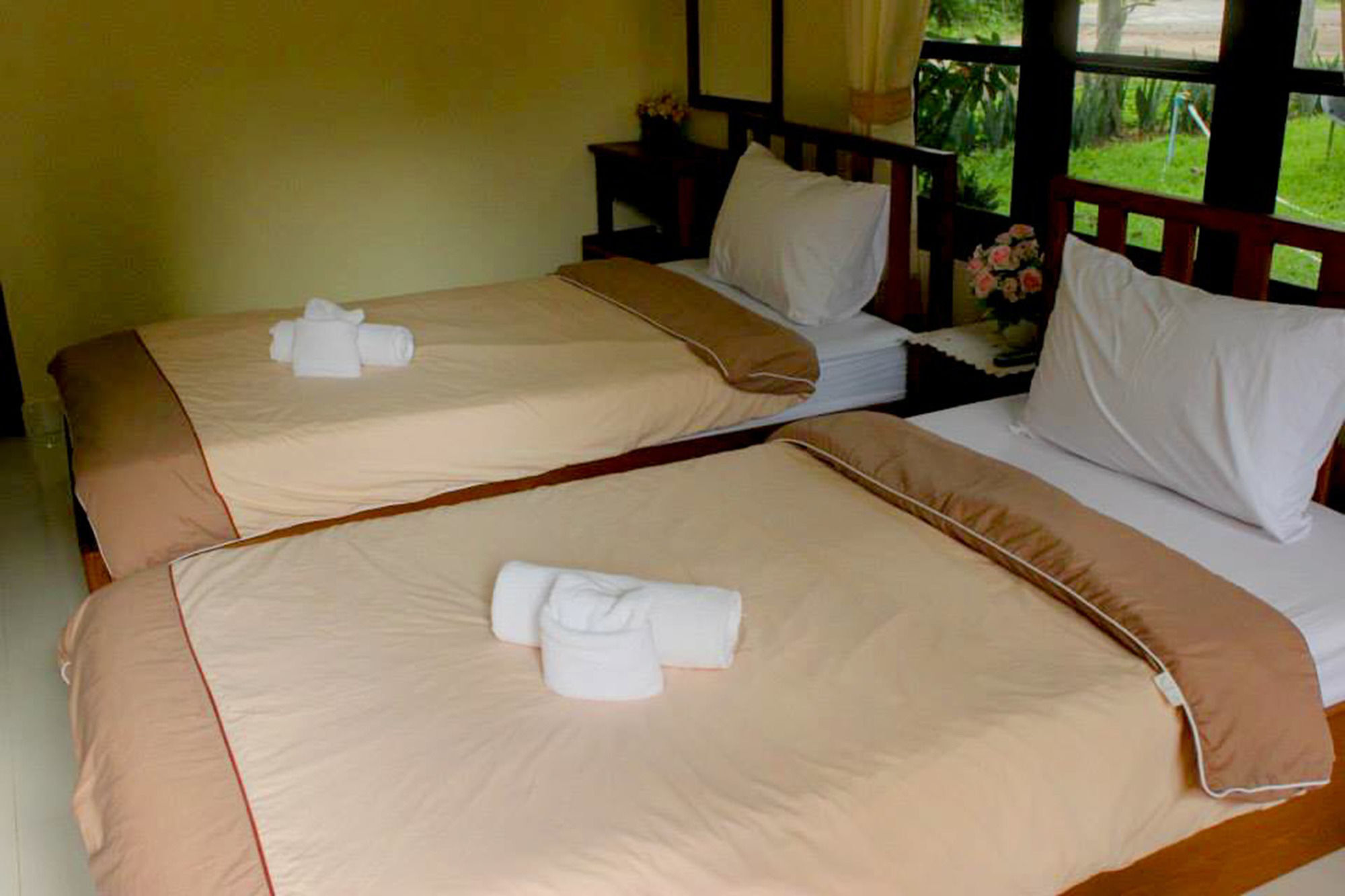 Hotel Baanphuthadol à Mae Hong Son Extérieur photo