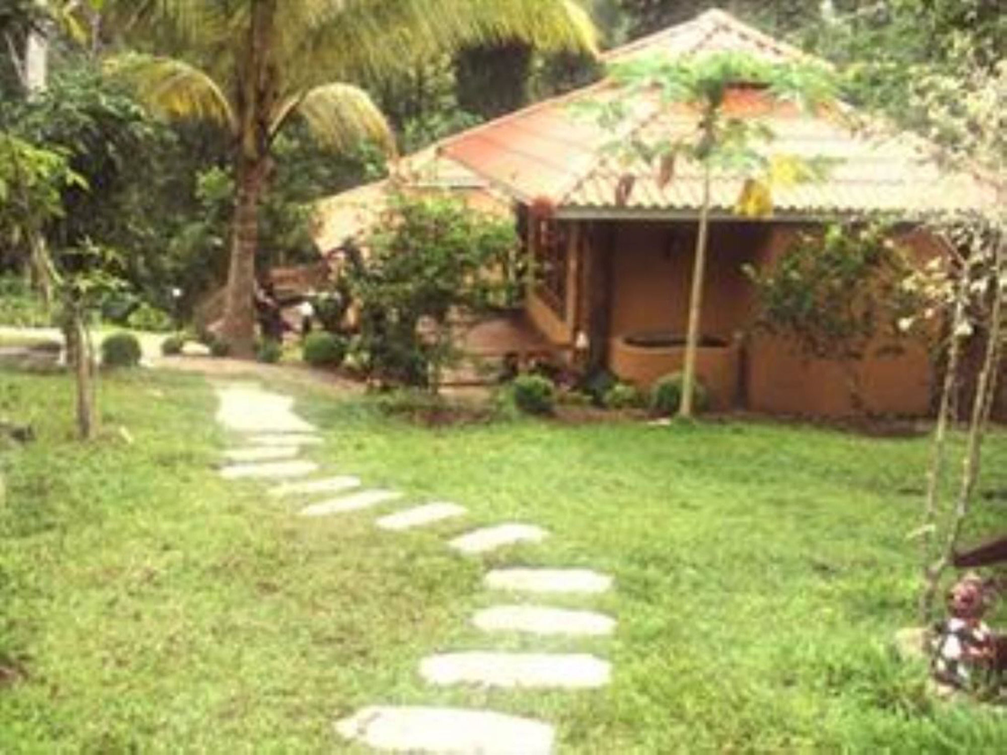 Hotel Baanphuthadol à Mae Hong Son Extérieur photo